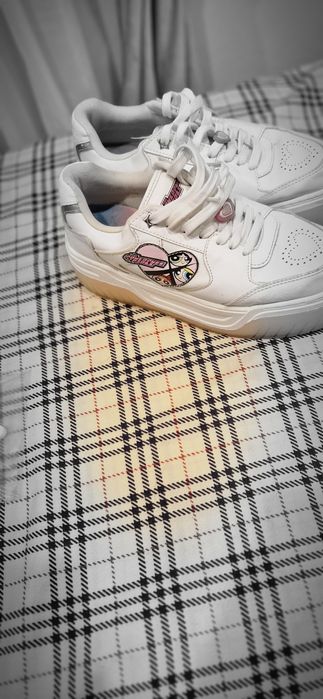 Vand adidasi bershka 37