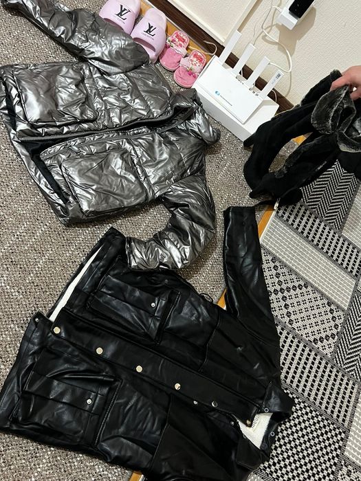 Продам 2 куртки и сапоги