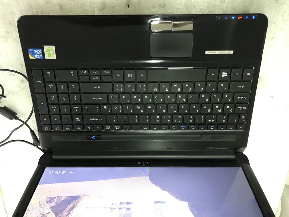Нутбук fujitsu i3 проц