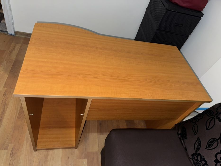Ученическо(офис) бюро в отлично състояние