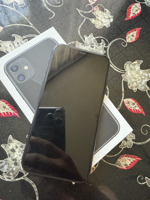IPhone 11 чёрного цвета
