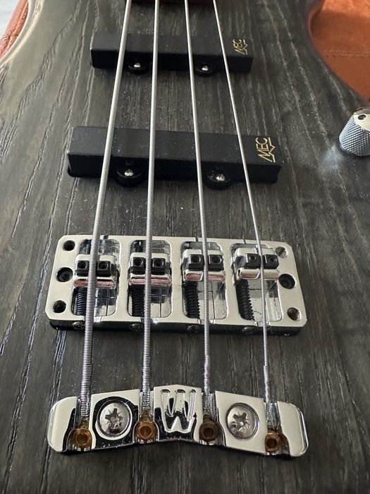 Warwick Pro Series Corvette Standard-4 String-Active-Nirvana Black Transparent Satin закупен за 3000 евро