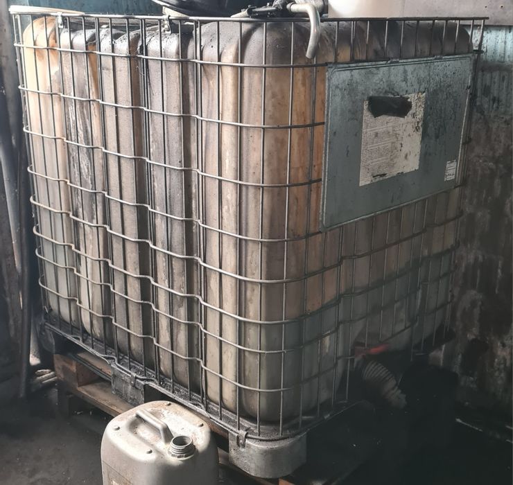 Canistra ulei 1 Tona (+250 L ulei uzat)