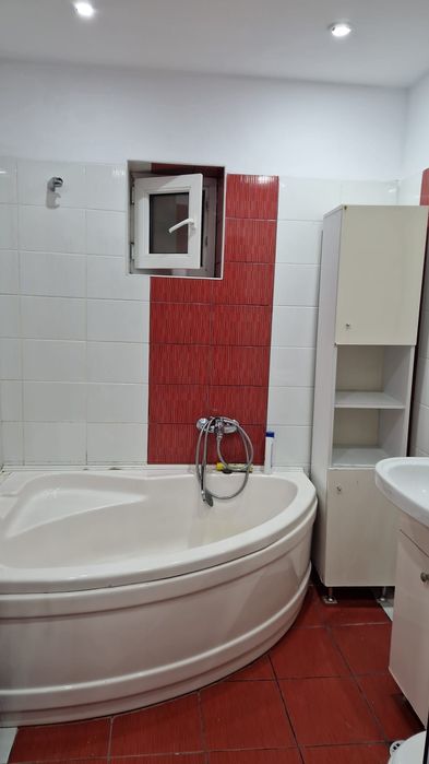 Vand sau inchiriez(minim 6 luni)apartament 3 camere