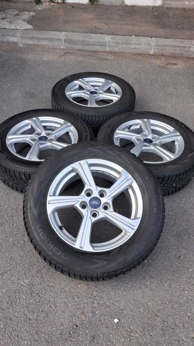 Jante aliaj originale Ford Puma cu anvelope Nokian si senzori roti