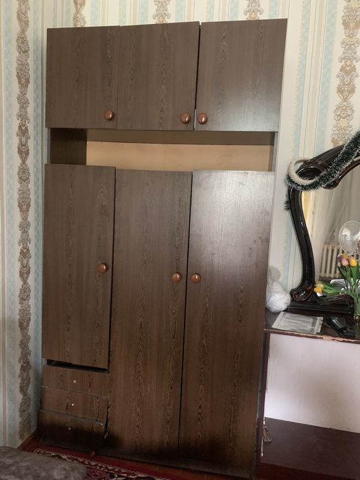 Продам шкаф срочно отдам в хорошем состоянии