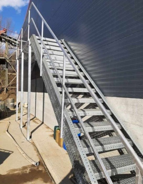 Scară zincată profesionala