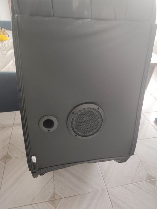 Scaun gaming cu boxe