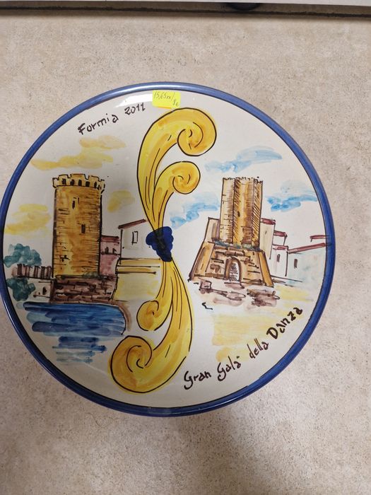 Разпродажба чинии за стена