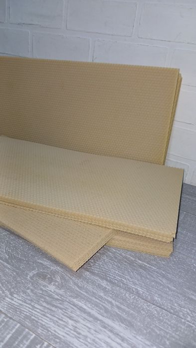 Воск пчелиный. Мёд горный. Пыльца.