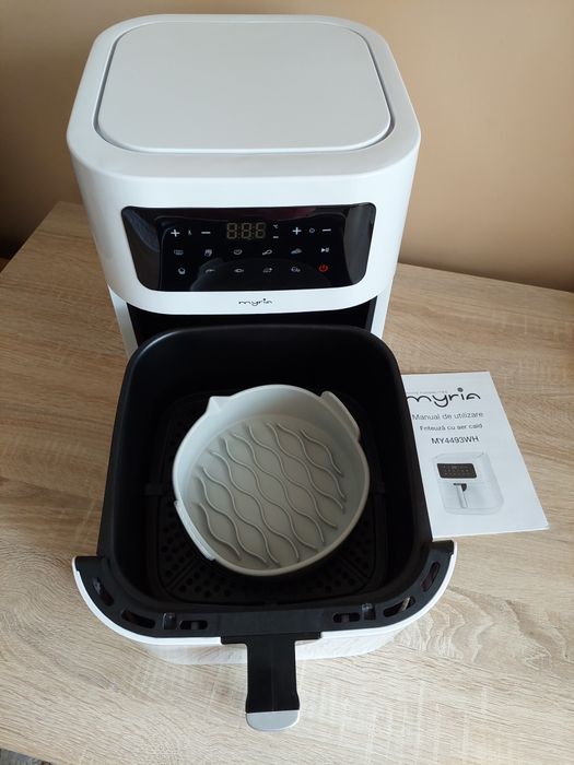 Air fryer - Friteuză cu aer cald 6,7 L, 1800 W – Ca nouă