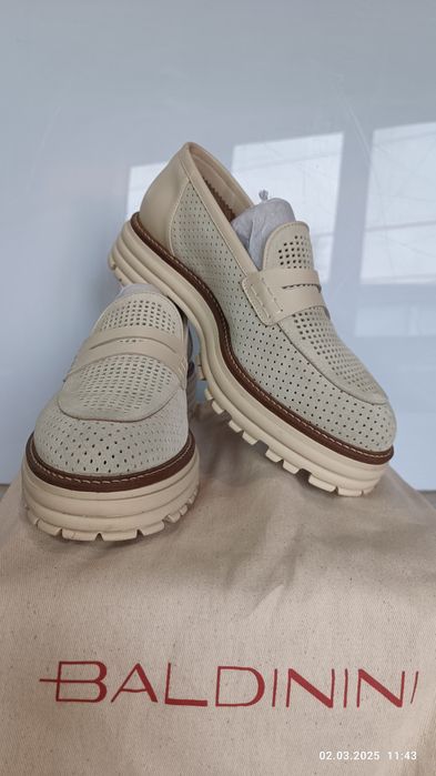 Продам туфли женские