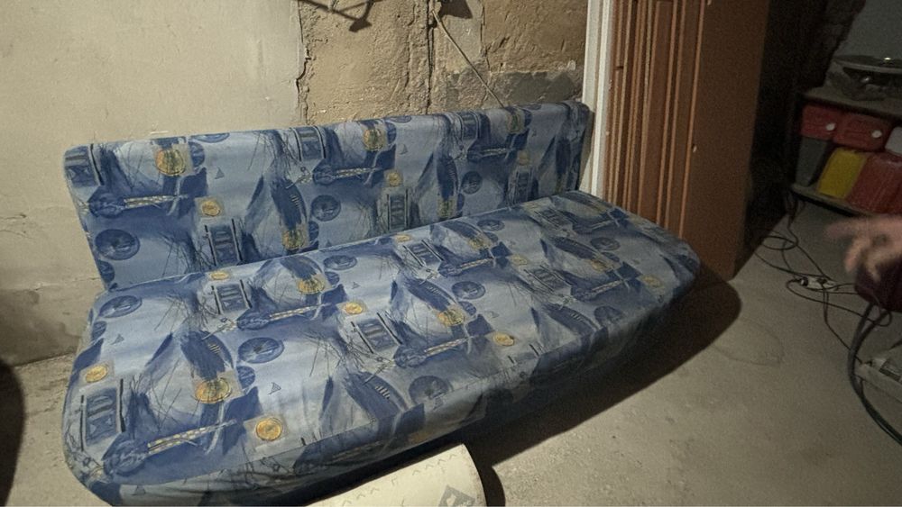 Диван в хорошем состояний