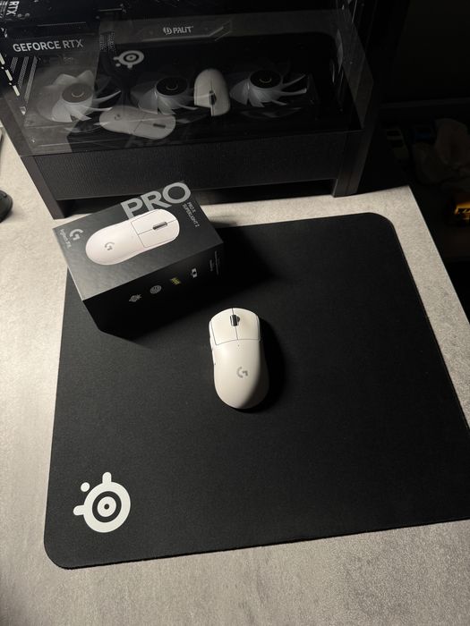 Logitech Superlight 2 Steel Series qck+