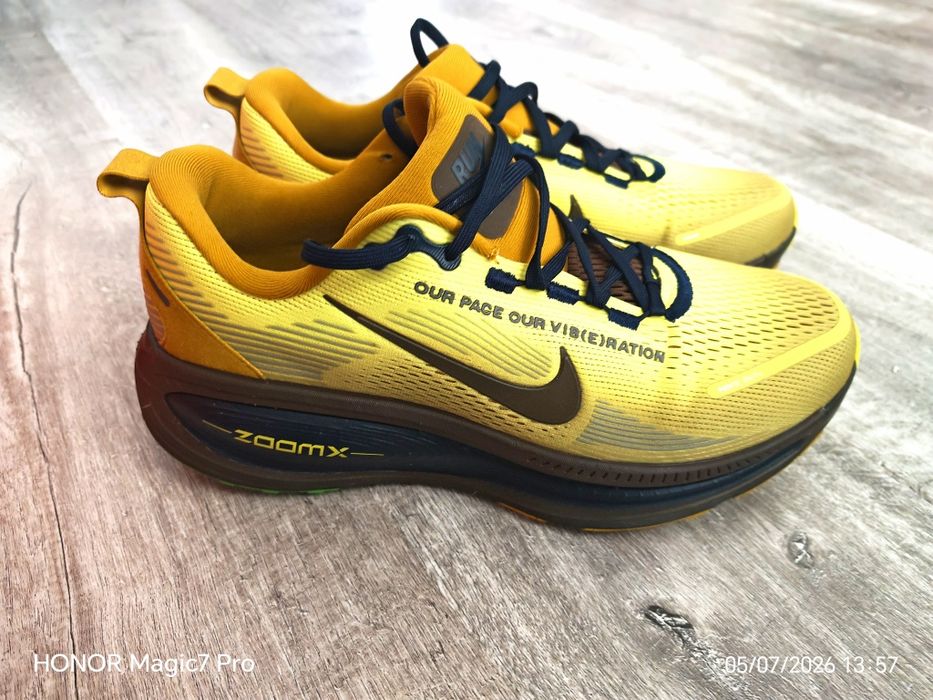 Nike Vomero 18 SE