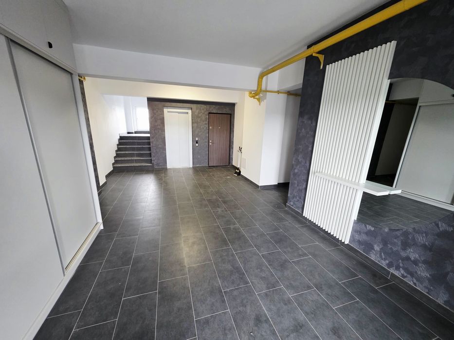 Vind apartament Cu 3 camere