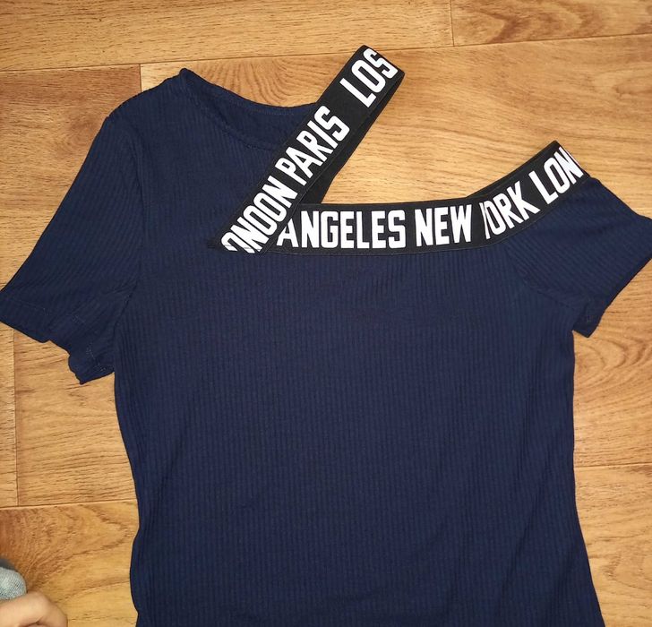 Тъмносиня рокля рипс