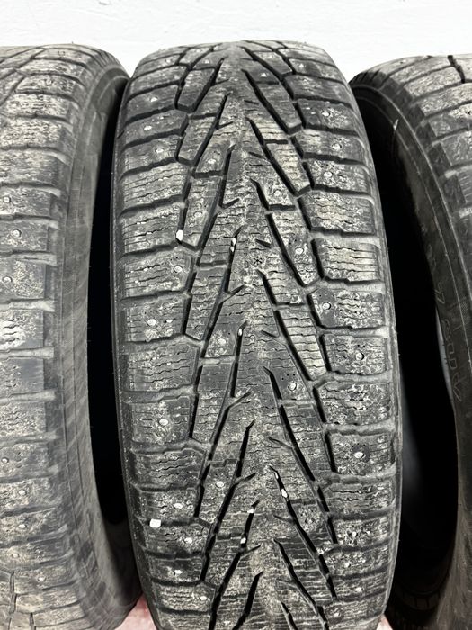 Продам шины 235/65/17