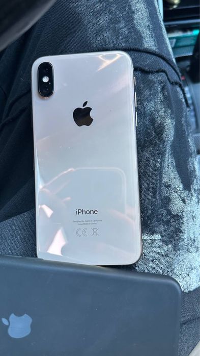 Продам Iphone XS Gold 64gb