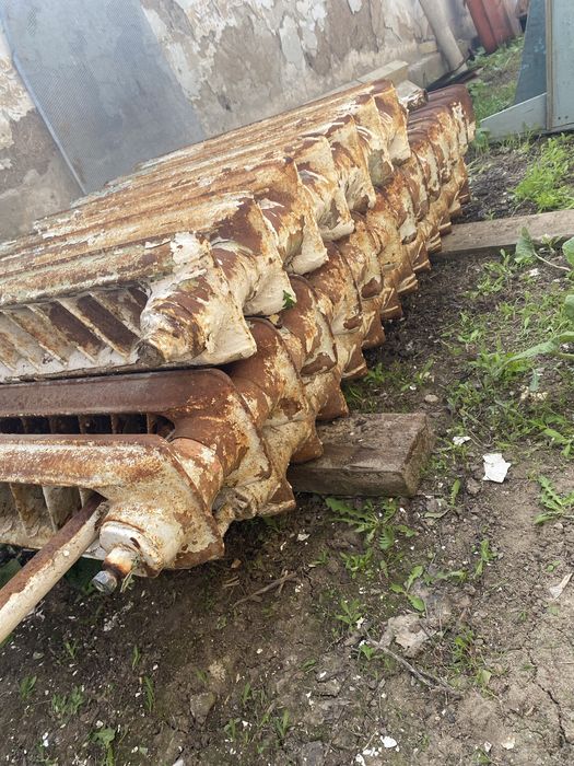 Чугунные радиаторы (секции батареи), б/у