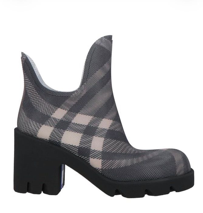Нови Дамски боти Burberry
