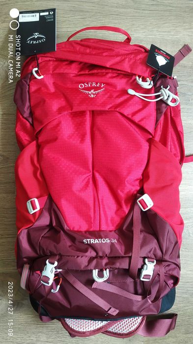 Osprey Stratos 34 Poinsettia Red