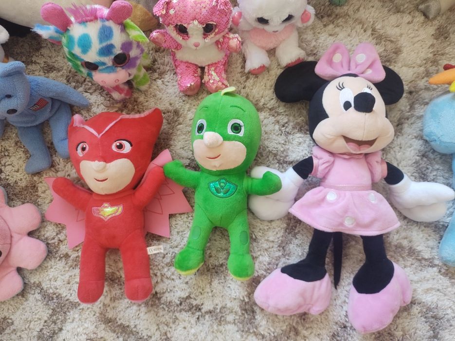 Плюшени играчки различни размери