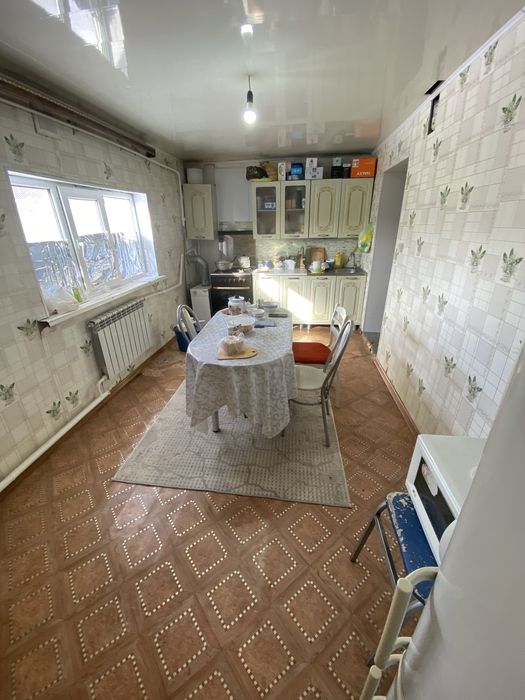 Продам дом на дачном участке .