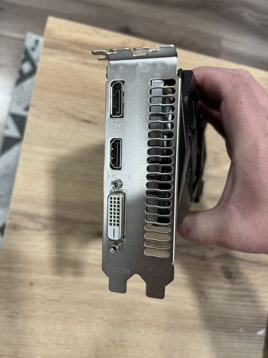 Placa video Amd R9 370 4 gb 256bit gdr5