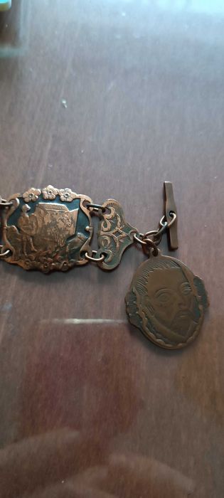 Гравирана гривна