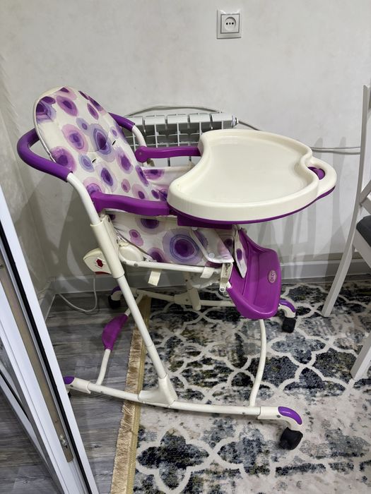 Детский столик доя кормления