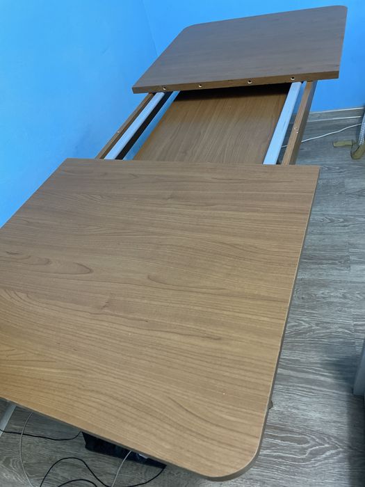 Продам стол для кухни или интерьера