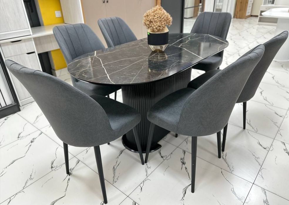 Шикарный стол со стульями Новинка