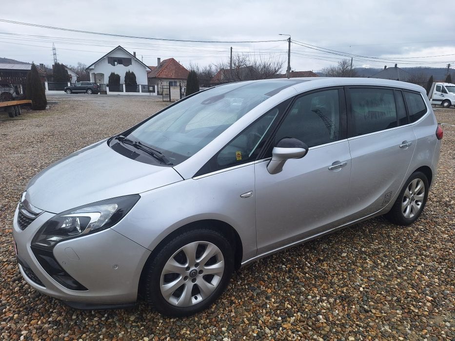 Vand sau schimb Opel Flexivan 2.0 165 cp an 2013