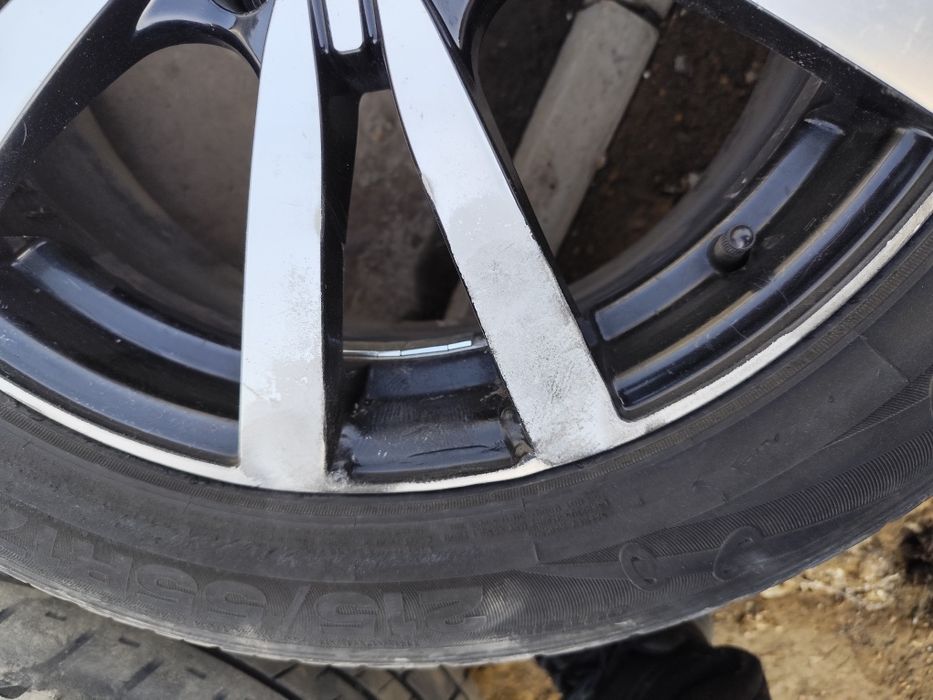 Продам диски с шинай 215/55/17