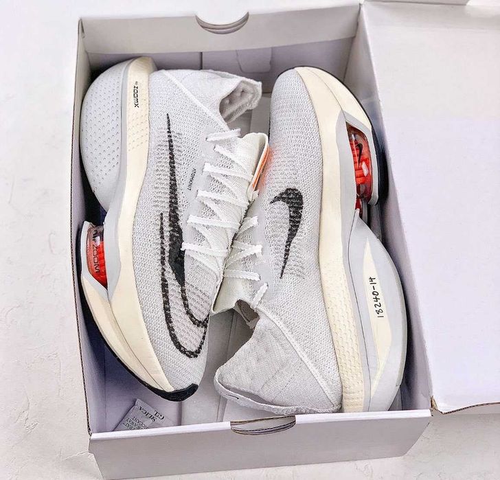 Продавам нови дамски маратонки Nike Air Zoom Alphafly Next grey