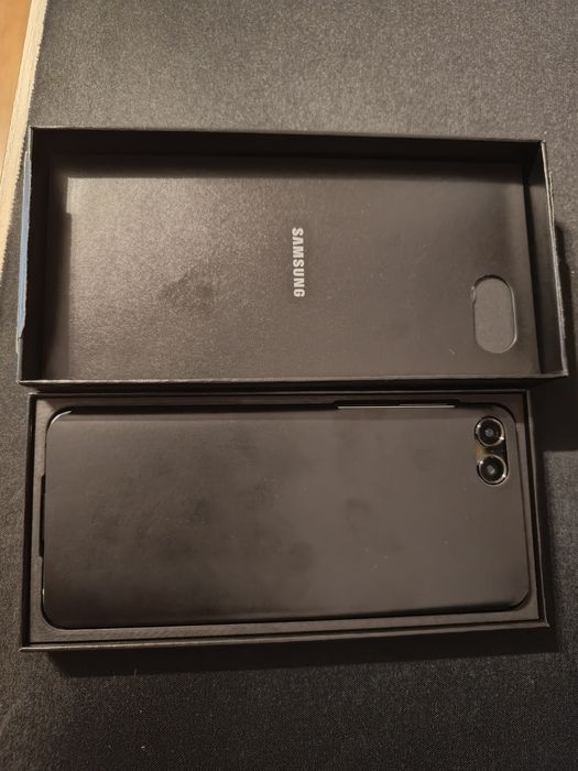 Galaxy Z Flip 5 ca nou - in tipla
