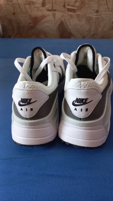 Vînd adidași NIKE AIR MAX mărimea 43
