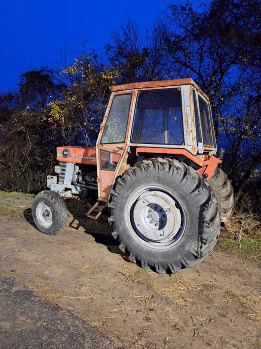 Продавам трактор