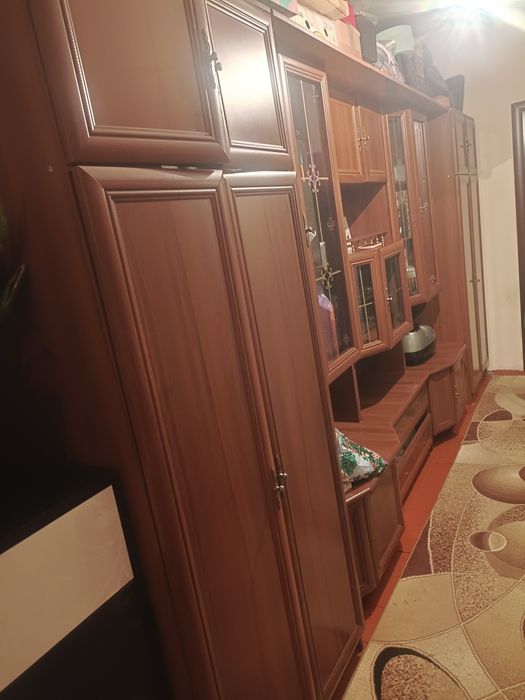 Кухонный гарнитур  продам срочно