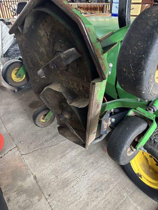 Masina tuns iarba fazon john deere