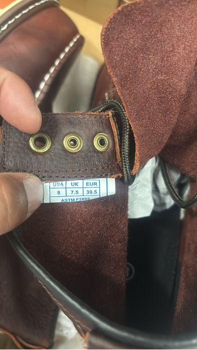 Продам специальные ботинки