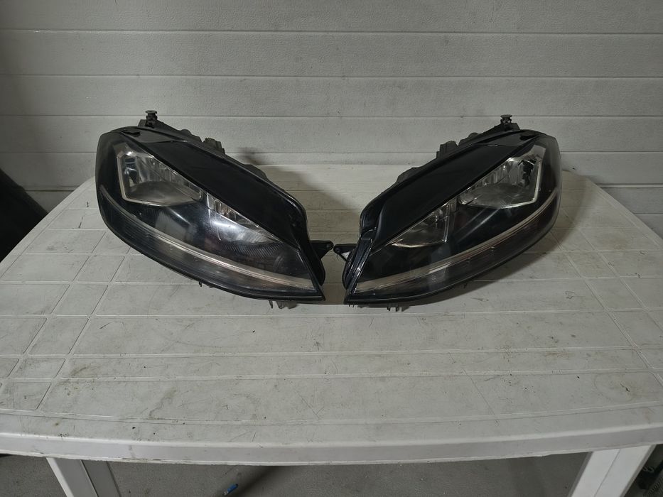 Far dreapta și stânga halogen VW Golf 7 model 2016-2019 cod 5G1941006D, 5G1941005D