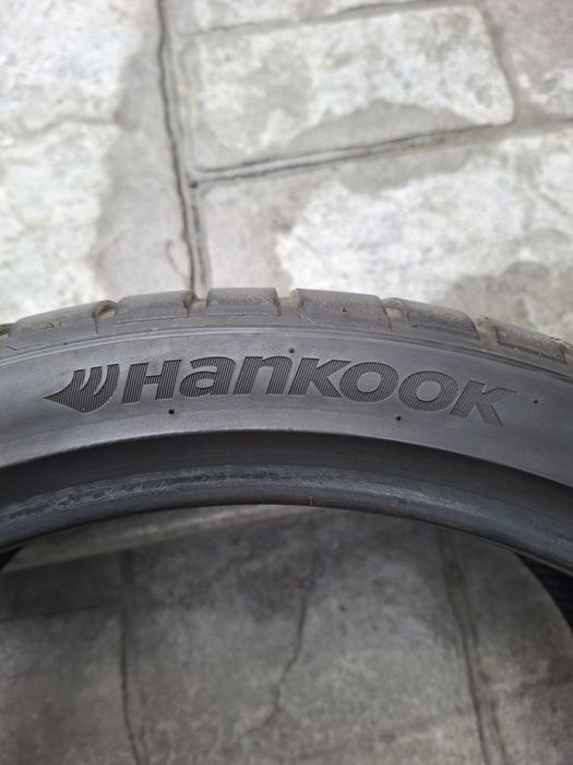 Продавам гуми 235 35 19