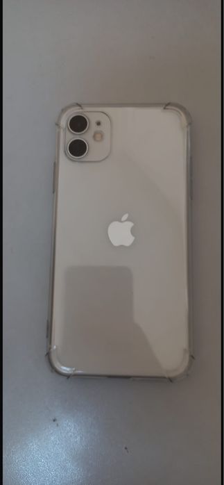 Продам Айфон 11