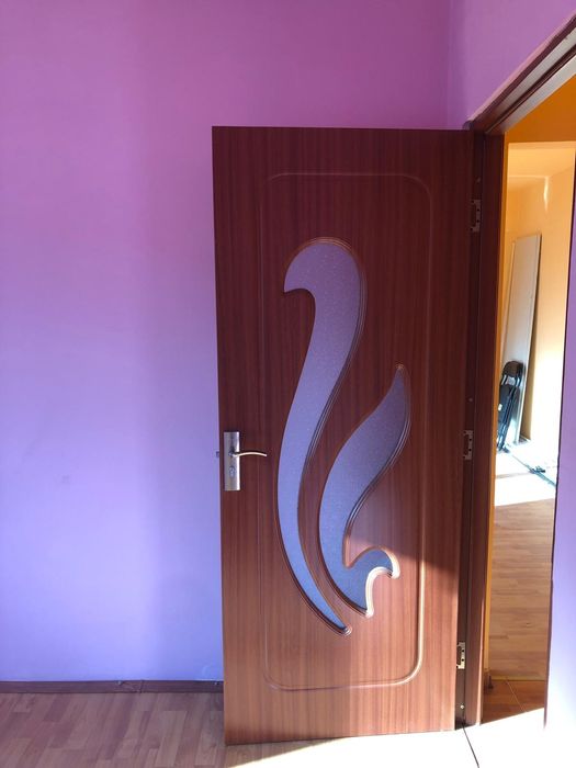 3 usi de interior in stare foarte bunaa