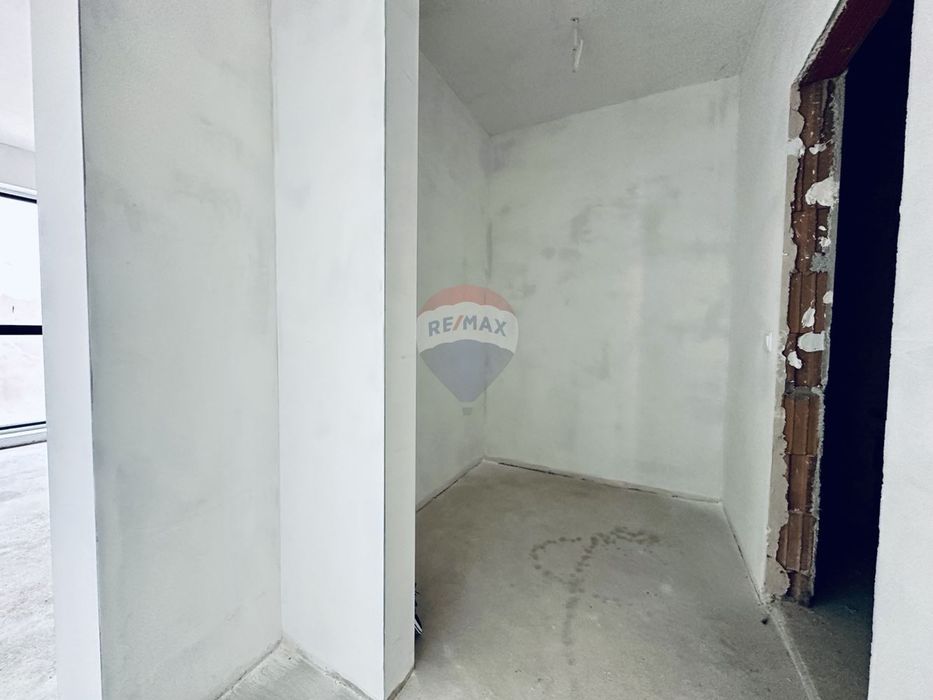 Продава се Тристаен апартамент в Варна, Бриз - 150 кв.м за 2160 €/кв.м - Снимка #3