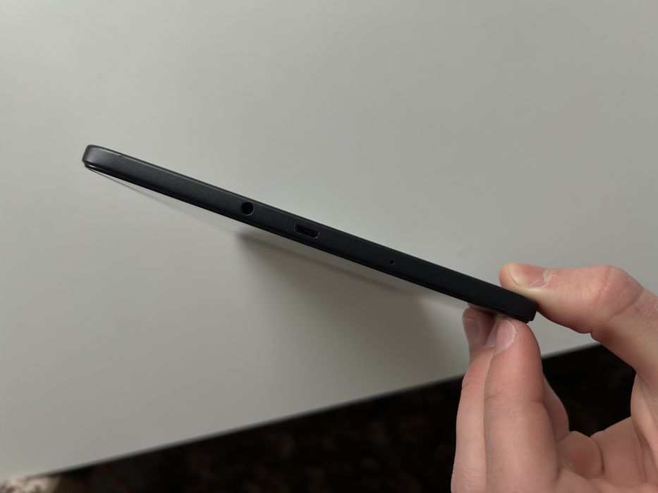 Samsung Galaxy Tab A (2016)+оригинално зарядно и безплатен калъф