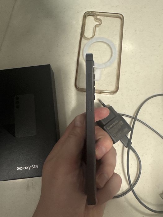 Samsung  s 24  128 гб