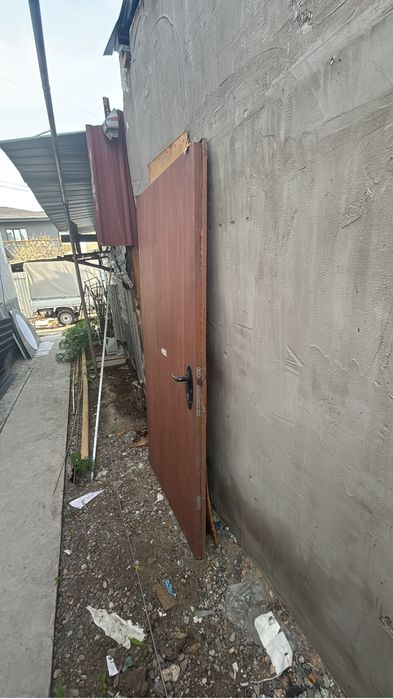 Входная дверь жел